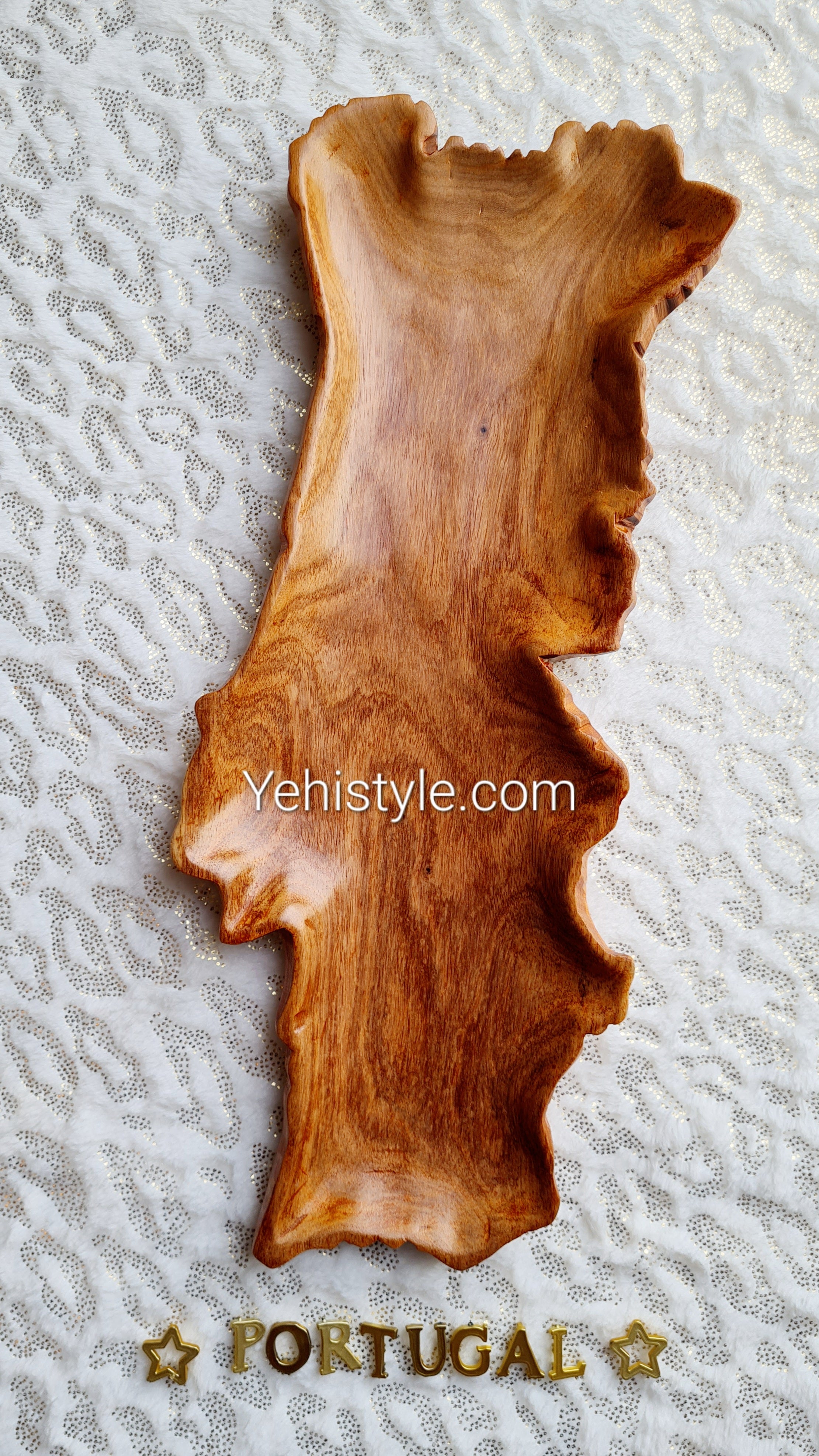 Vaisselle artisanale en Bois de Noyer – Bazar du Monde