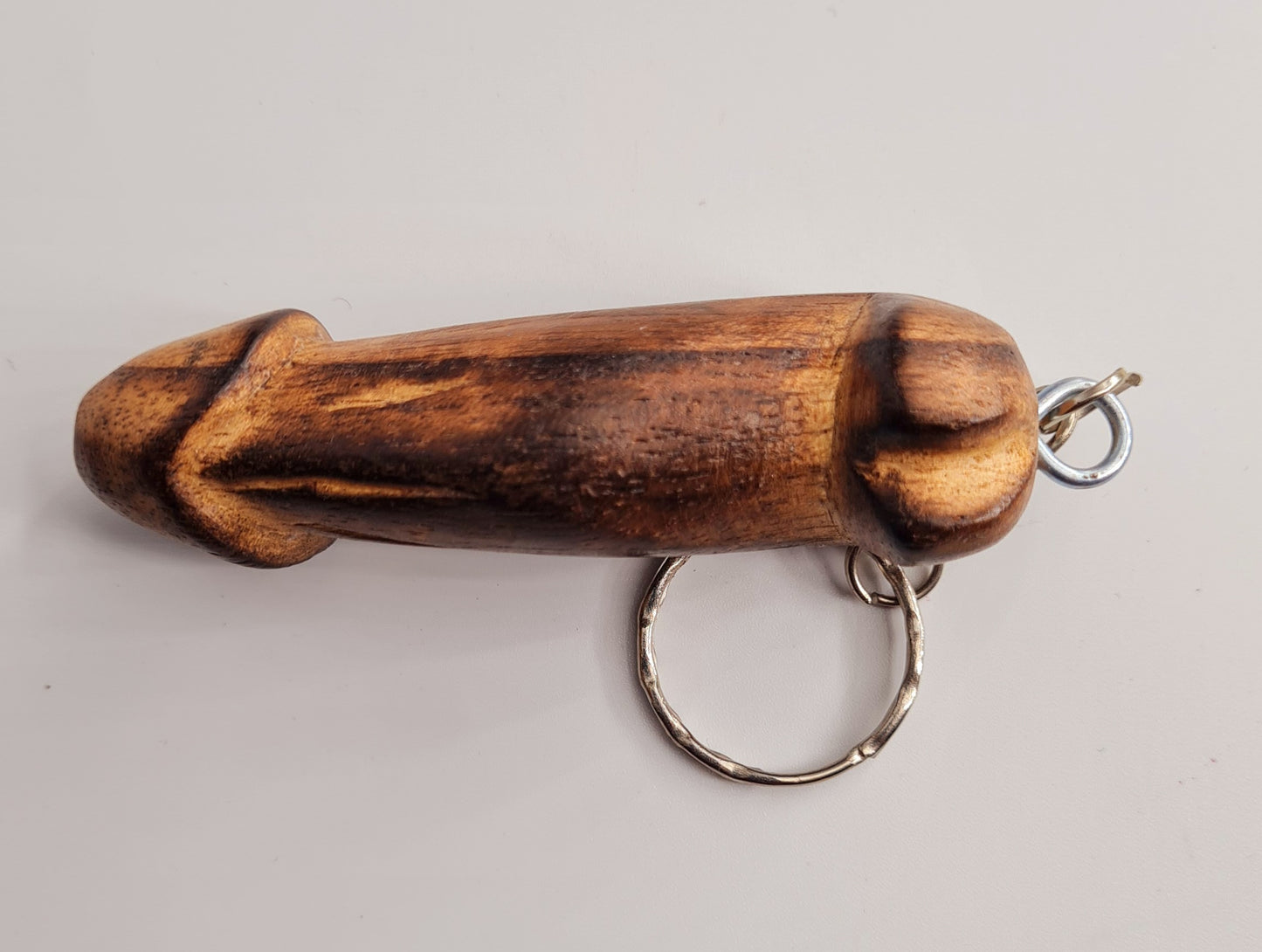 Porte-clés en bois sculpté – Cadeau fun pour EVJF & EVG